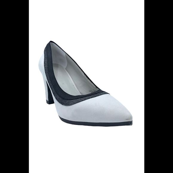 Lori Goldstein Collection Block Heel Pump with Crepe Light Gray - Medium - Picture 2 of 5